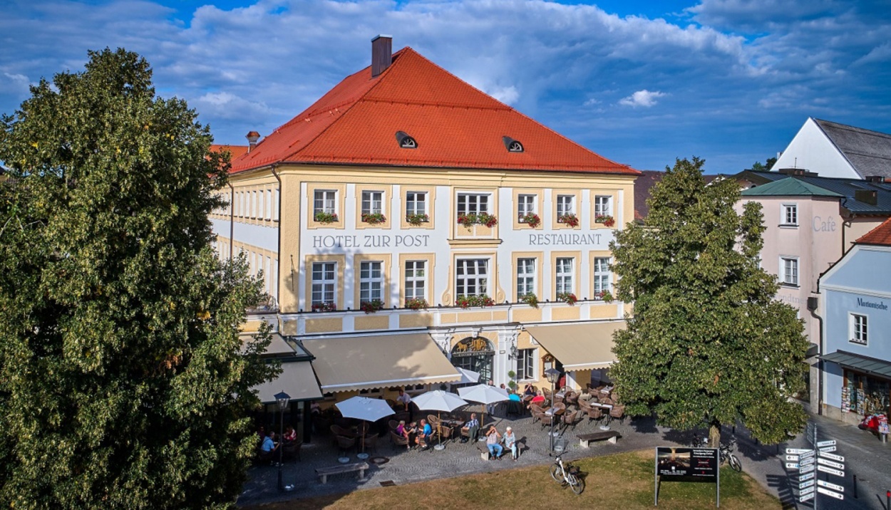Motorradfahrerfreundliches Hotel Zur Post Altötting in Altötting